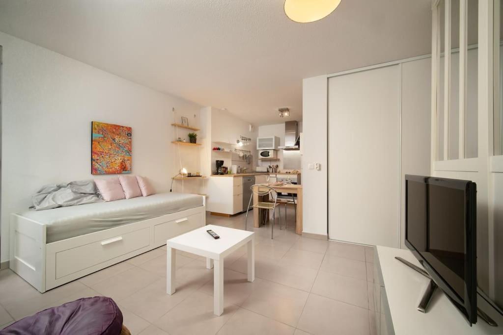 Fully Equipped Apartment With Terrace Sleeps 4 마르세유 외부 사진