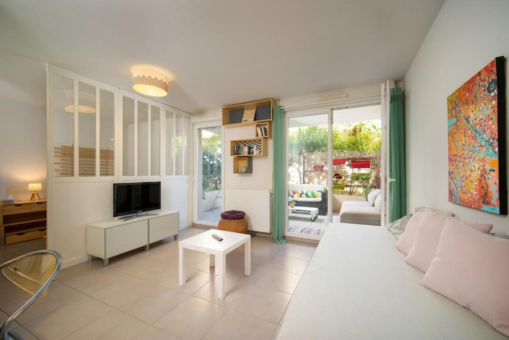 Fully Equipped Apartment With Terrace Sleeps 4 마르세유 외부 사진